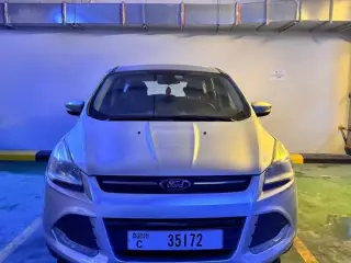 2015 Ford Escape في Dubai سيارة مستعملة