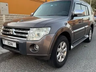2011 Mitsubishi Pajero in Sharjah used car