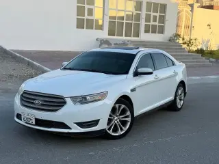 2013 Ford Taurus in Dubai used car