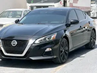 2022 Nissan Altima in Dubai used car