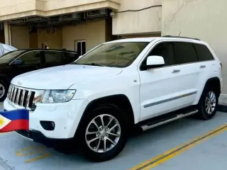2013 Jeep Grand Cherokee في Dubai سيارة مستعملة
