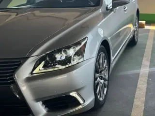 2015 Lexus LS 460 in Abu Dhabi used car