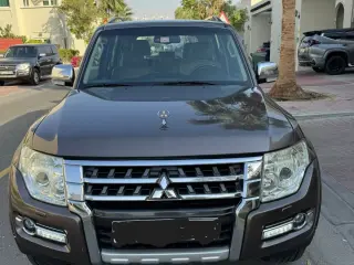 2016 Mitsubishi Pajero in Dubai used car