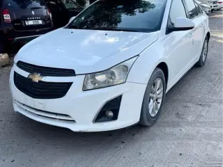 2013 Chevrolet Cruze في Dubai سيارة مستعملة