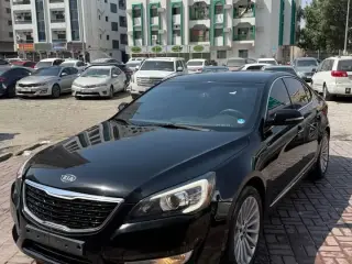 2012 Kia K7 in Ajman used car