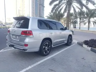 2018 Toyota Land Cruiser in Dubai used car
