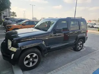 2008 Jeep Cherokee في Dubai سيارة مستعملة