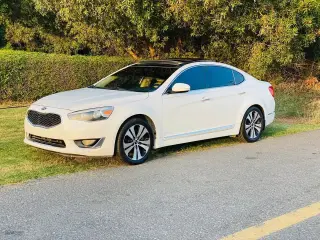 2015 Kia Cadenza in Sharjah used car