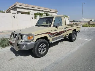 2015 Toyota Land Cruiser Pickup في Dubai سيارة مستعملة