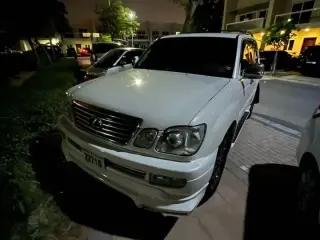 2000 Lexus LX 470 في Dubai سيارة مستعملة