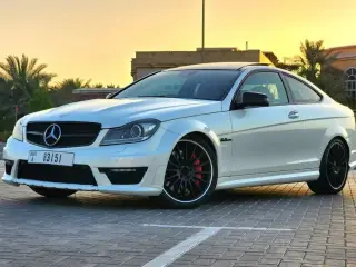 2012 Mercedes-Benz C63 AMG في Dubai سيارة مستعملة