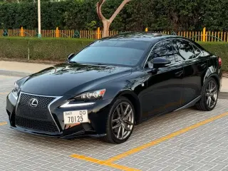 2015 Lexus IS 350 في Dubai سيارة مستعملة