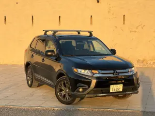 2016 Mitsubishi Outlander في Ajman سيارة مستعملة