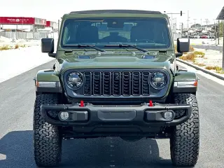 2024 Jeep Wrangler في Dubai سيارة مستعملة