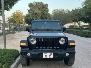 2022 Jeep Wrangler Unlimited في Dubai سيارة مستعملة