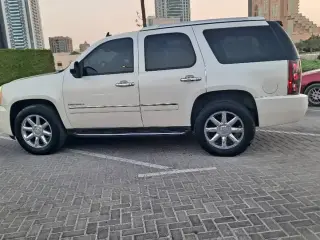 2011 GMC Yukon in Ajman used car