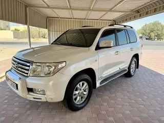 2010 Toyota Land Cruiser in Abu Dhabi used car