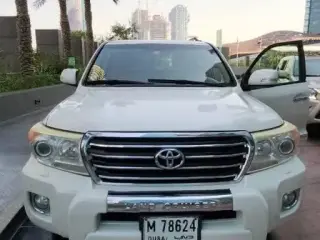 2013 Toyota Land Cruiser in Dubai used car