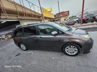 2013 Toyota Sienna in Dubai used car