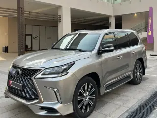 2017 Lexus LX 570 في Abu Dhabi سيارة مستعملة