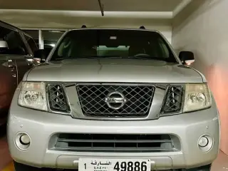 2015 Nissan Pathfinder في Sharjah سيارة مستعملة
