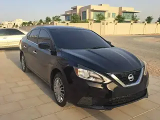 2017 Nissan Sentra في Dubai سيارة مستعملة