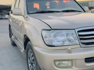 2003 Toyota Land Cruiser in Sharjah used car