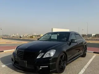 2009 Mercedes-Benz E-Class في Dubai سيارة مستعملة
