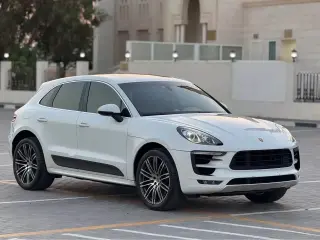 2015 Porsche Macan في Dubai سيارة مستعملة