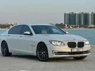 2013 BMW 7-Series في Dubai سيارة مستعملة