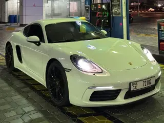 2018 Porsche Cayman في Dubai سيارة مستعملة