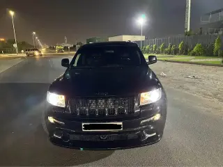 2013 Jeep Grand Cherokee في Dubai سيارة مستعملة