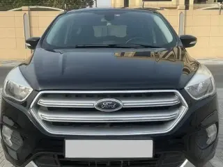 2019 Ford Escape في Abu Dhabi سيارة مستعملة