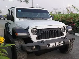 2018 Jeep Wrangler Unlimited في Dubai سيارة مستعملة