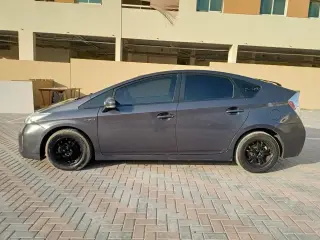 2015 Toyota Prius in Dubai used car