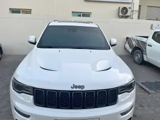 2019 Jeep Grand Cherokee في Dubai سيارة مستعملة