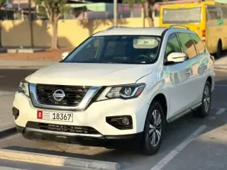 2018 Nissan Pathfinder في Sharjah سيارة مستعملة