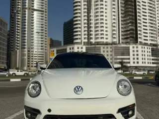 2019 Volkswagen Beetle في Sharjah سيارة مستعملة