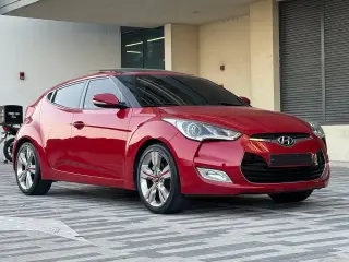 2013 Hyundai Veloster في Dubai سيارة مستعملة