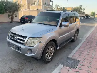 2013 Mitsubishi Pajero in Dubai used car