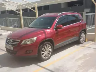 2011 Volkswagen Tiguan في Dubai سيارة مستعملة
