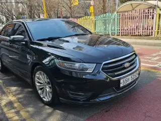 2014 Ford Taurus in Sharjah used car