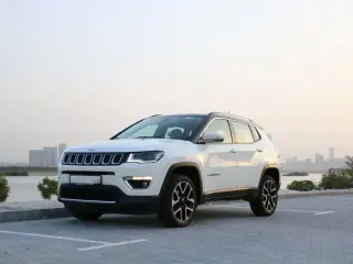 2018 Jeep Compass في Dubai سيارة مستعملة