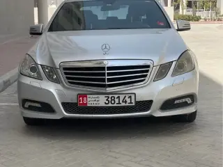 2011 Mercedes-Benz E-Class في Al Ain سيارة مستعملة