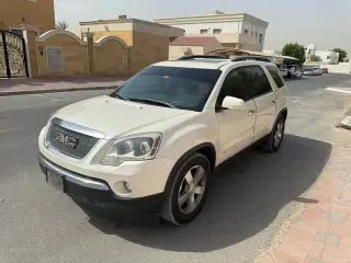 2009 GMC Acadia في Dubai سيارة مستعملة