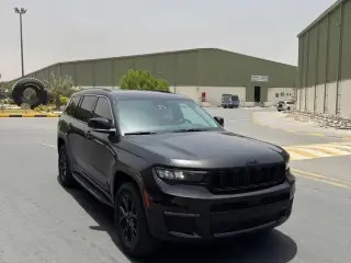 2021 Jeep Grand Cherokee في Dubai سيارة مستعملة