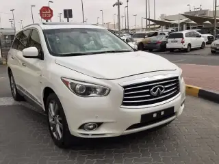 2015 Infiniti QX60 في Dubai سيارة مستعملة