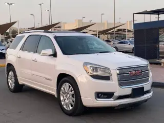 2016 GMC Acadia في Sharjah سيارة مستعملة