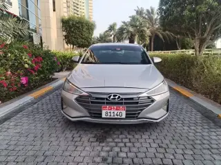 2019 Hyundai Elentra في Dubai سيارة مستعملة