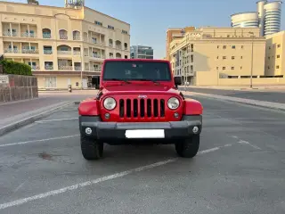 2015 Jeep Wrangler Unlimited في Dubai سيارة مستعملة